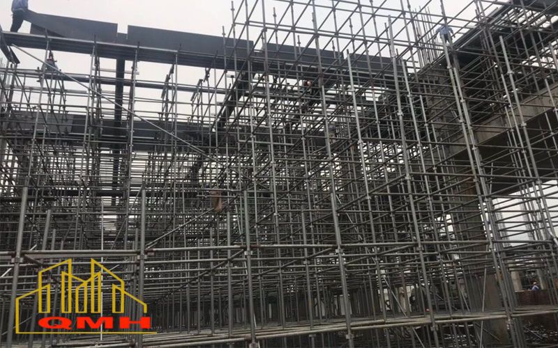 Giàn giáo nêm trong xây dựng