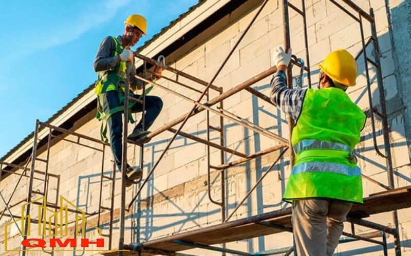 Giàn giáo xây dựng hỗ trợ nâng đỡ công nhân