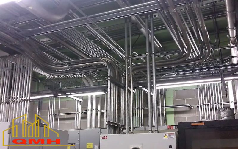 Ống thép luồn dây điện