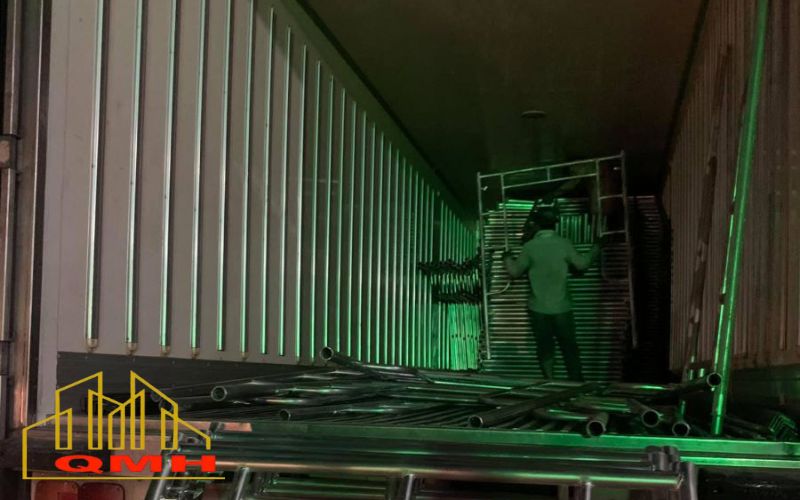 Vận chuyển giàn giáo tới nhà máy
