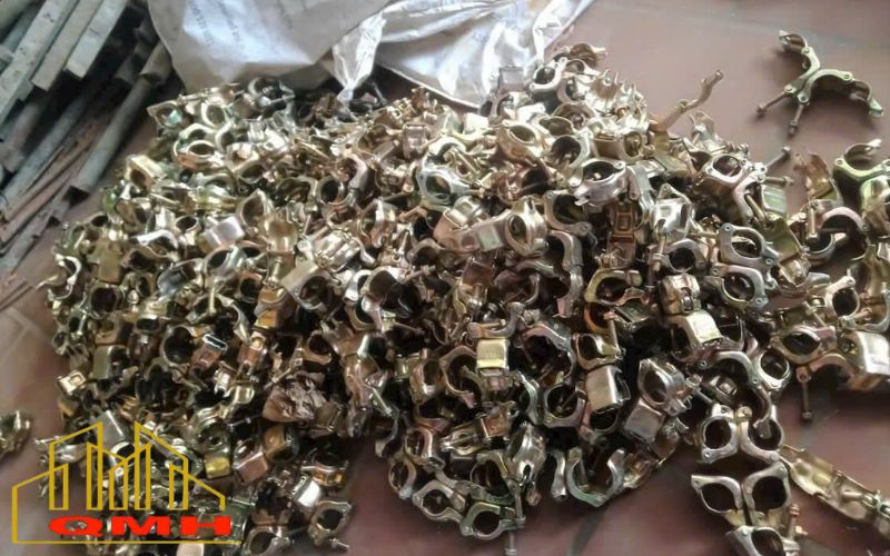 Xử lý cùm khóa giàn giáo rỉ sét