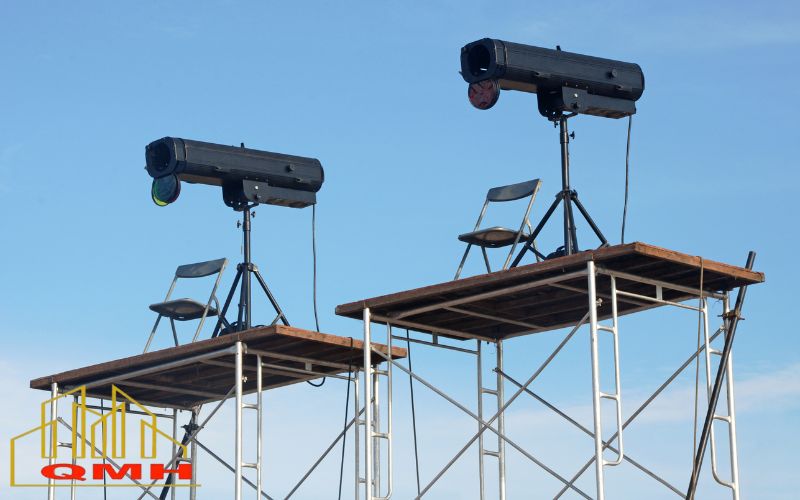 Sử dụng giàn giáo khung làm giá đỡ