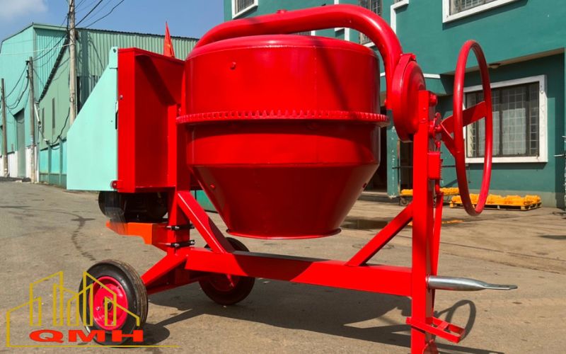 Lau máy trộn sạch sẽ để lưu kho