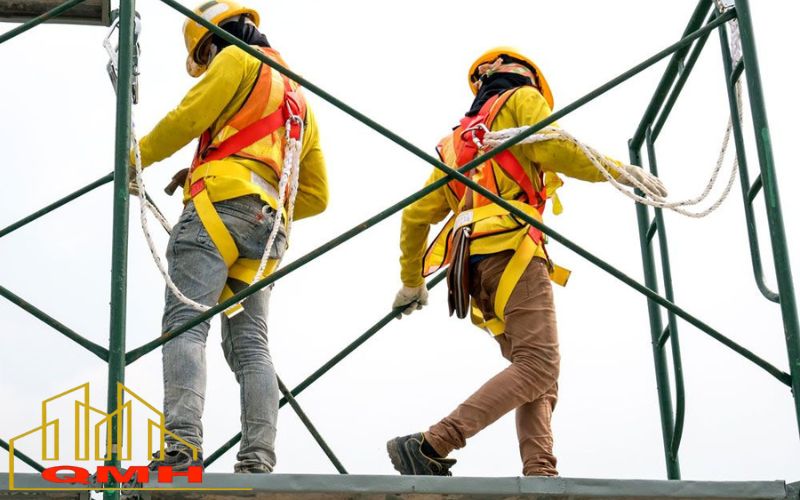 Bố trí giằng để đảm bảo giàn giáo vững chắc