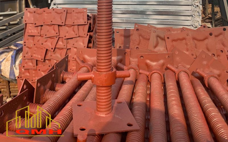 Cấu tạo bát kích gồm đế, thân và con tán