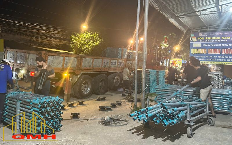 Cây chống nêm đủ độ dày tại QMH