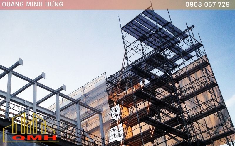 Giàn giáo cao bao nhiêu cần gia cố