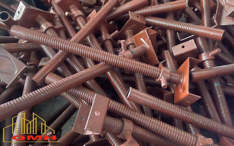 Kích tăng giúp điều chỉnh độ cao giàn giáo