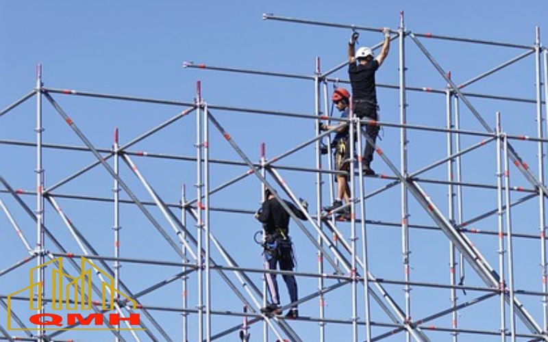 Kiểm soát chiều cao và tải trọng giàn giáo