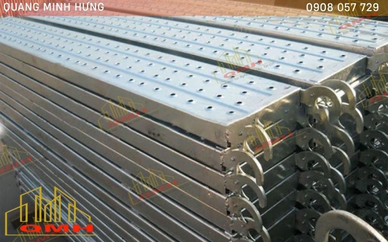 Sàn thao tác đục lỗ chống trượt