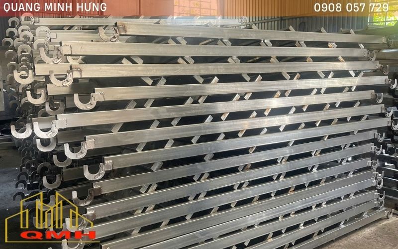 Thang giàn giáo Quang Minh Hưng chuẩn