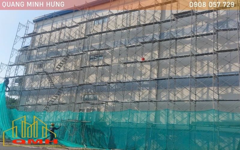 Kết hợp giàn giáo khung với phụ kiện