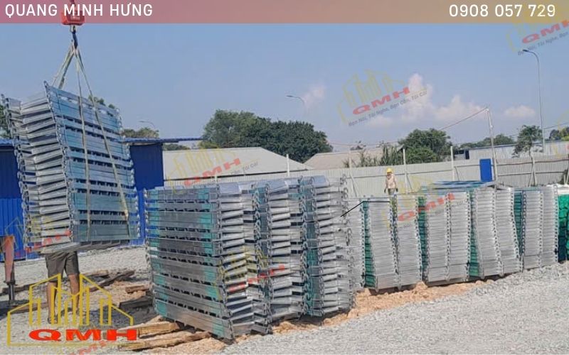 Thang giàn giáo xây dựng Quang Minh Hưng