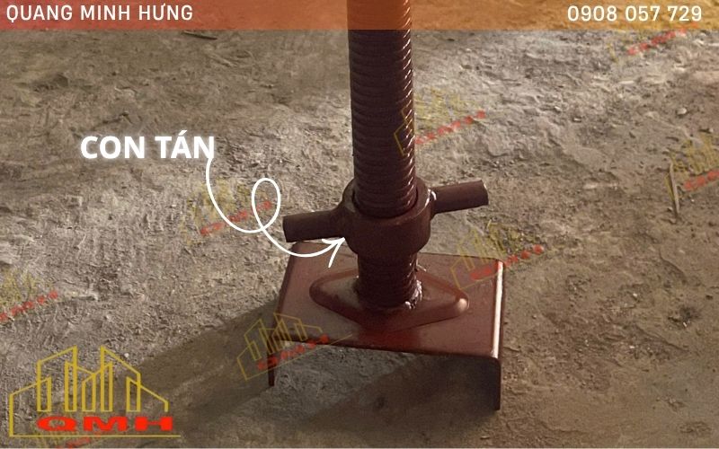 Con tán kích đầu U giàn giáo