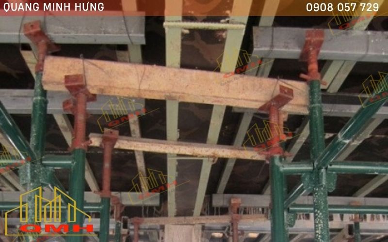 Dùng kích U sai kỹ thuật