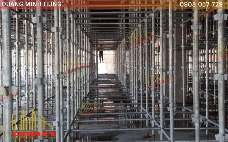 Giàn giáo nêm ngoài công trình